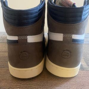 Travis Scott jordan 1